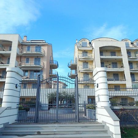 Residence La Perla Finale Ligure Exterior foto