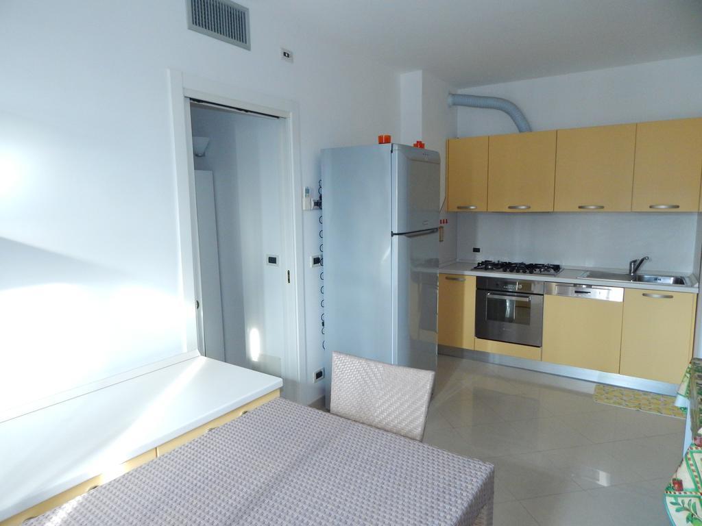Residence La Perla Finale Ligure Zimmer foto