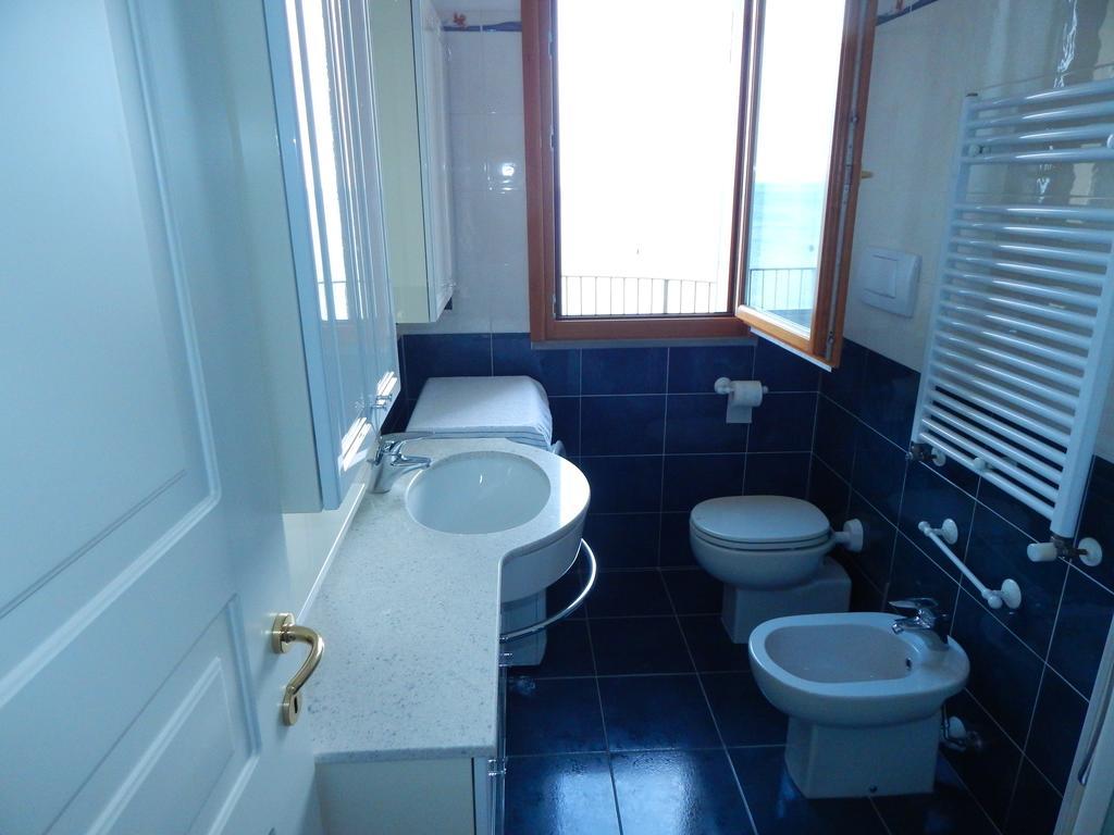 Residence La Perla Finale Ligure Zimmer foto