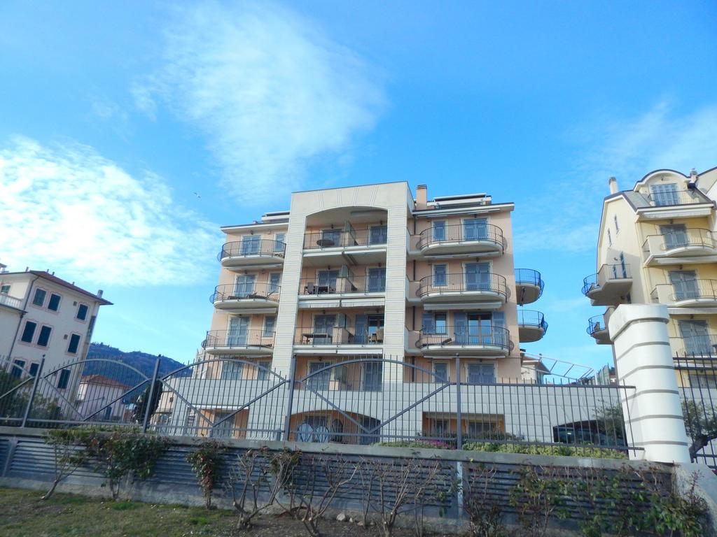 Residence La Perla Finale Ligure Exterior foto